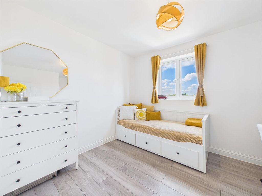 Additional image 6 of 2 bed flat for saleWard Street, Aston Reach, Aylesbury HP22