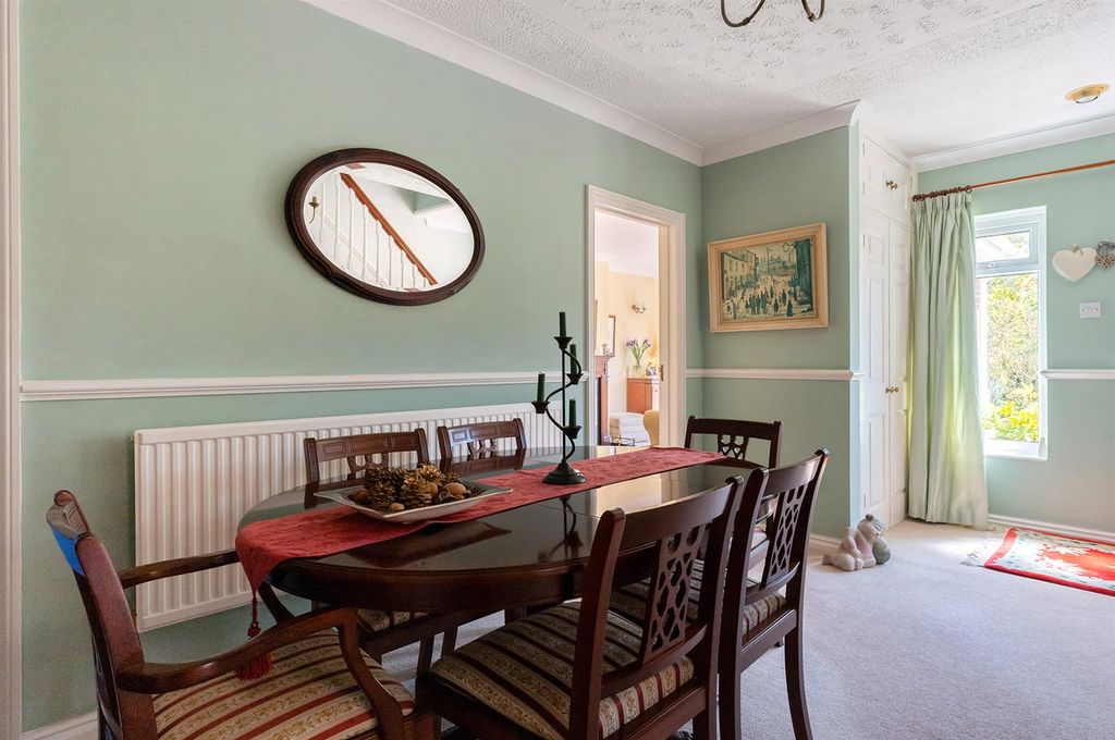 Additional image 3 of 4 bed chalet for saleCattle Lane, Abbotts Ann, Andover SP11