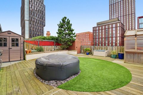 The Quadrangle, Lower Ormond Street, Manchester M1