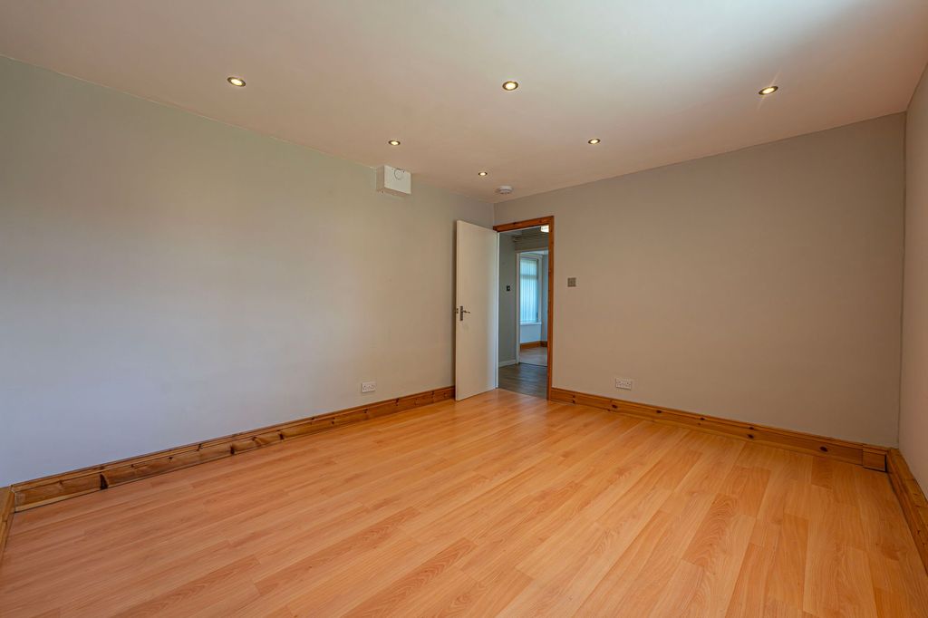 Additional image 14 of 2 bed flat for saleBeaufort Road, Newport NP19