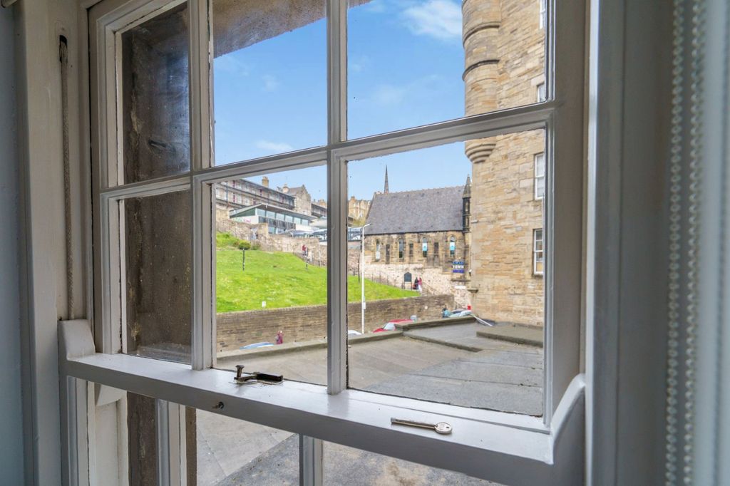 Additional image 12 of 1 bed flat for sale2/2 King's Stables Road, Edinburgh EH1