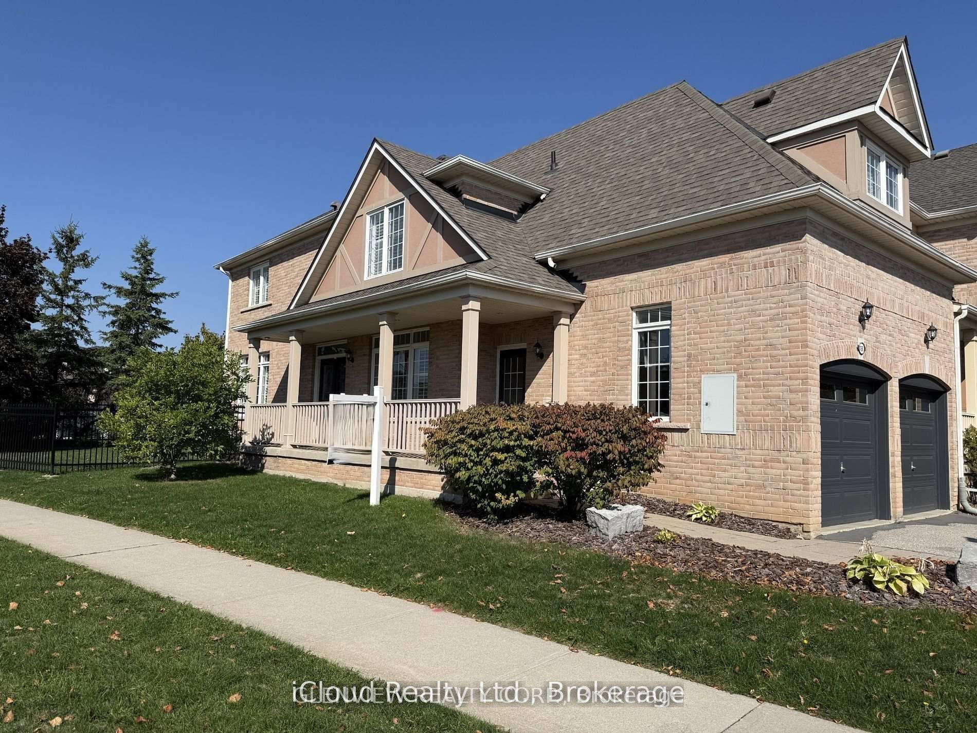 18-2295 Rochester Circle, Oakville, ON, L6M 5C9
