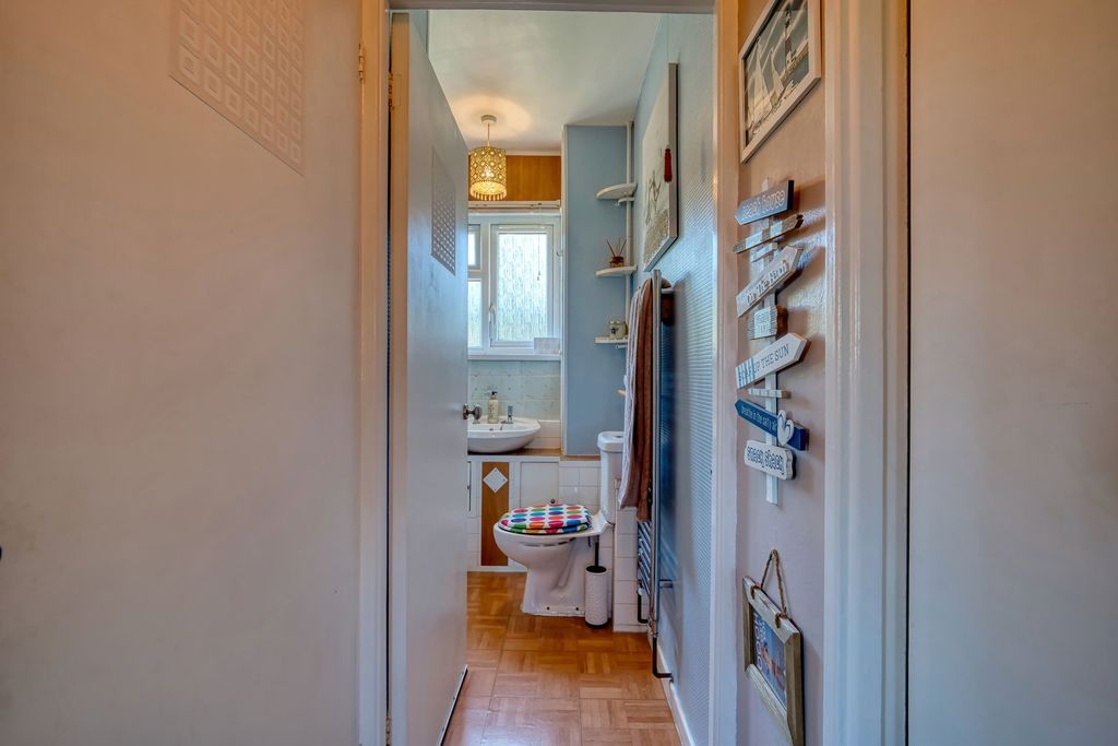 Additional image 9 of 2 bed flat for saleWye Crescent, Bettws, Newport NP20