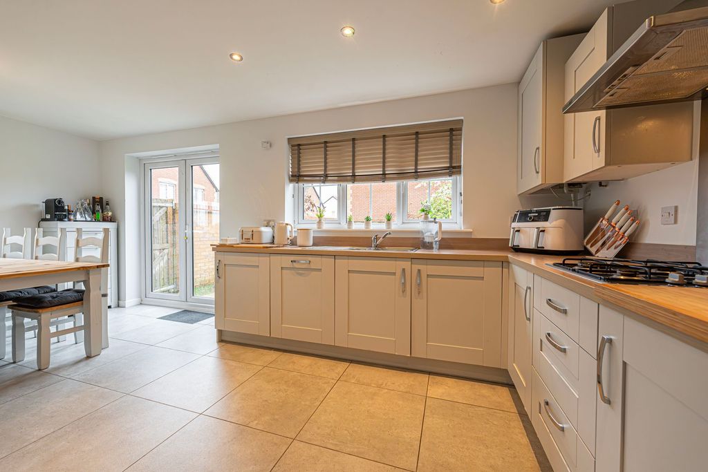 Additional image 5 of 3 bed detached house for saleSir Howel Crescent, Undy NP26