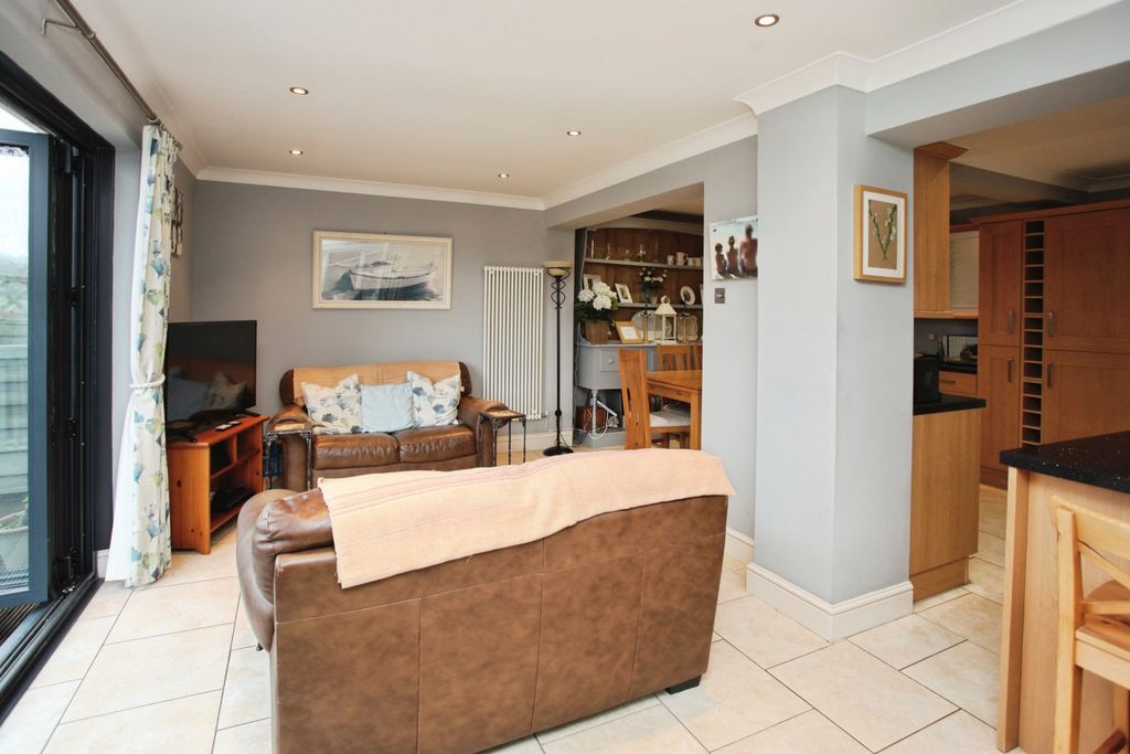 Additional image 11 of 3 bed semi-detached house for salePenylan Close, Newport NP10