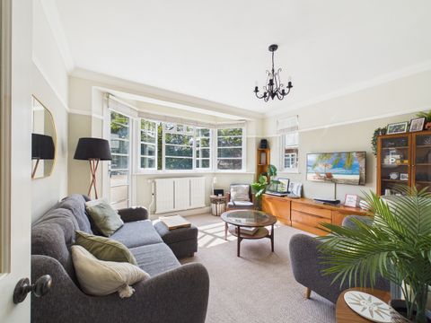 Knighton Park Road, Stoneygate LE2