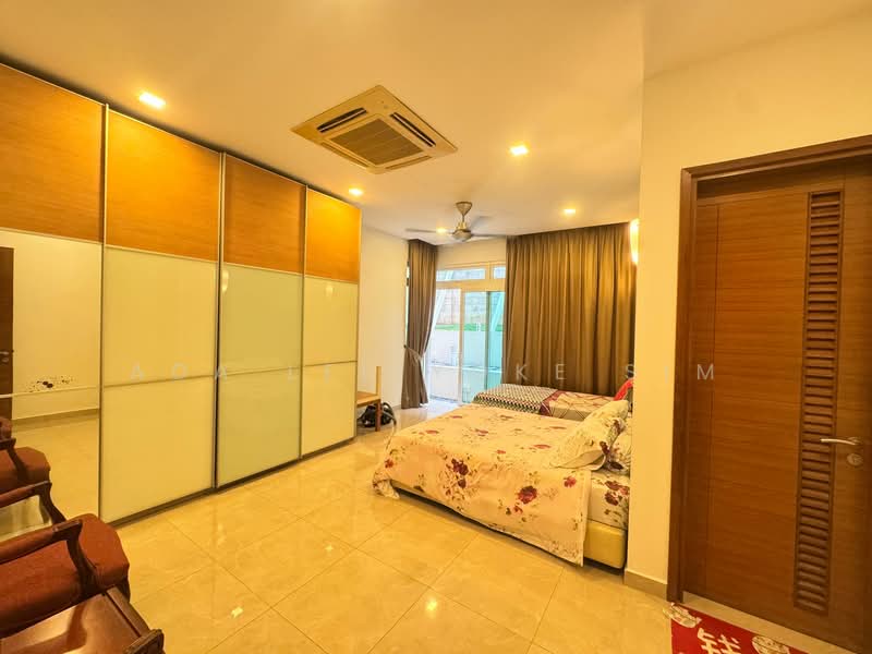 Gallop Park Road | Holland Road | Farrer Road photo 4