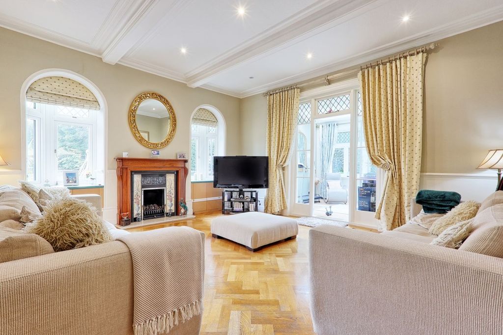 Additional image 7 of 5 bed detached house for saleBurntwood Avenue, Emerson Park, Hornchurch RM11