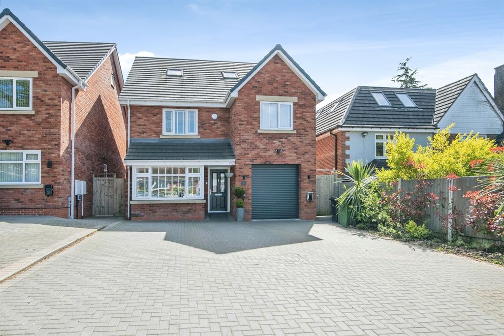 5 bed detached house for saleCastle Road West, Oldbury B68