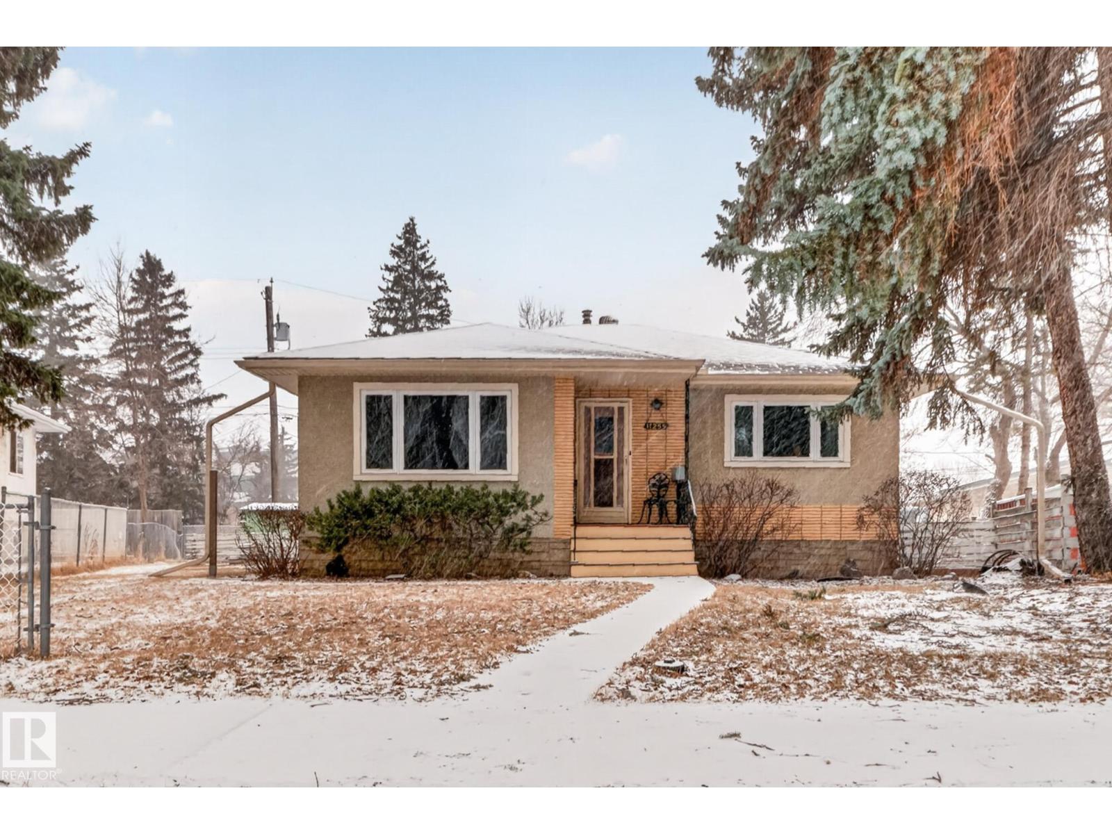 11255 71 Avenue NW, Edmonton, AB, T6G0A5