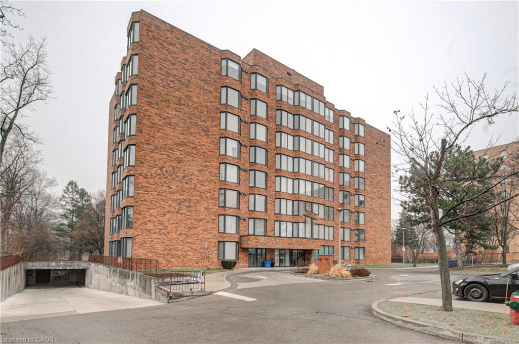 201-200 Limeridge Road W, Hamilton, ON, L9C 7M7