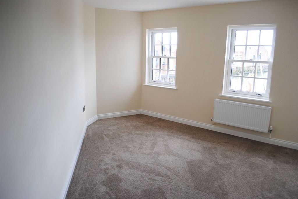 2 bed flat for saleSouth End PE21 photo 2