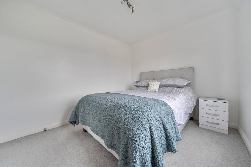 Additional image 10 of 1 bed flat for saleUpperstone Close, Stotfold SG5