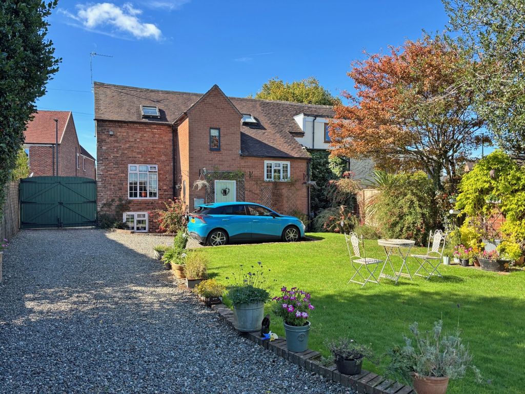 3 bed semi-detached house for saleDuke Street, Broseley, Shropshire TF12