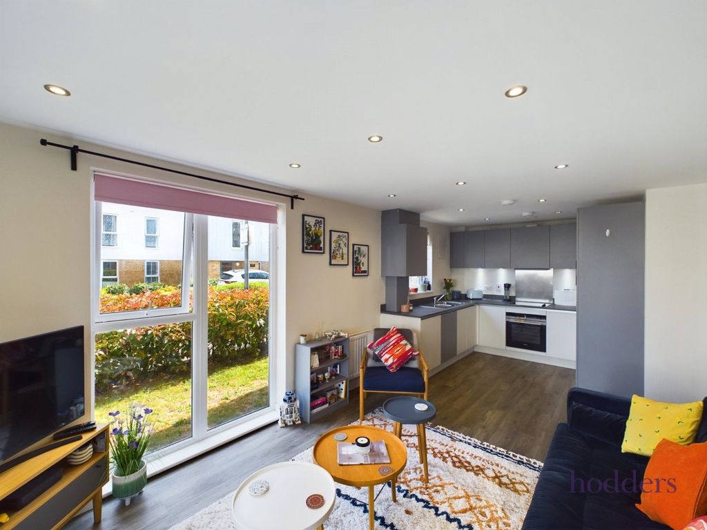 Additional image 9 of 1 bed flat for saleAugustine Apartments, Hawker Drive, Addlestone, Surrey KT15