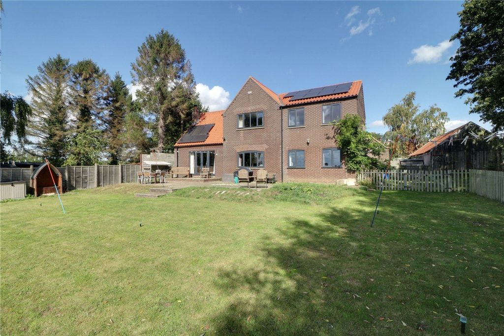 4 bed detached house for saleSouth Street, Barnetby DN38