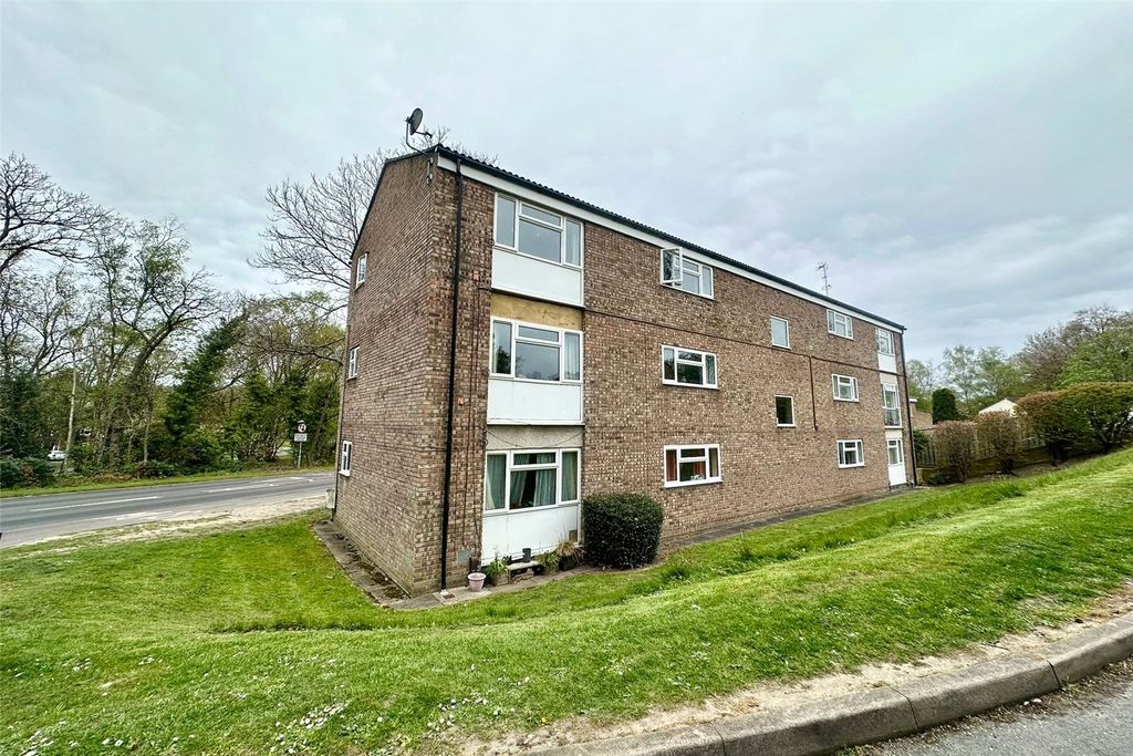2 bed flat for saleEarlswood, Bracknell, Berkshire RG12