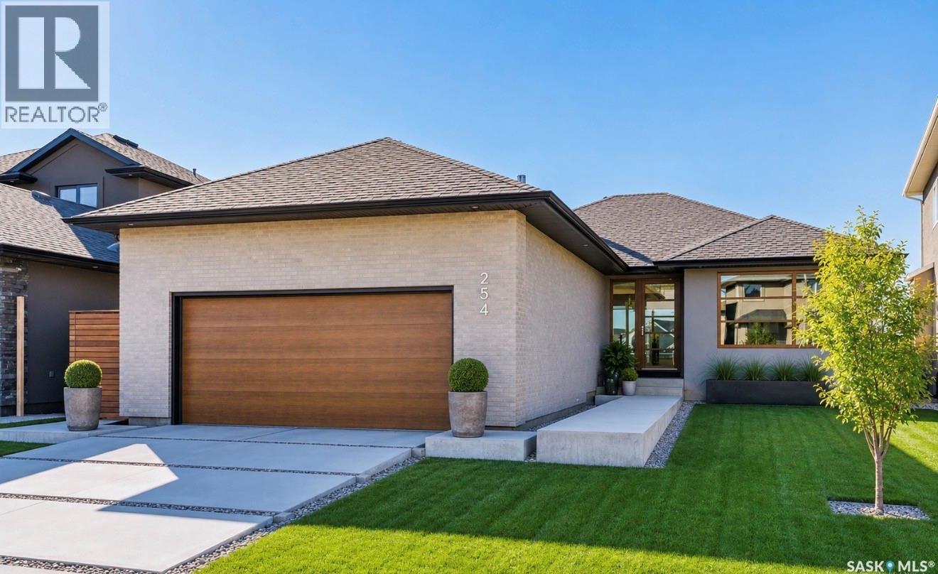254 Whalley CRESCENT