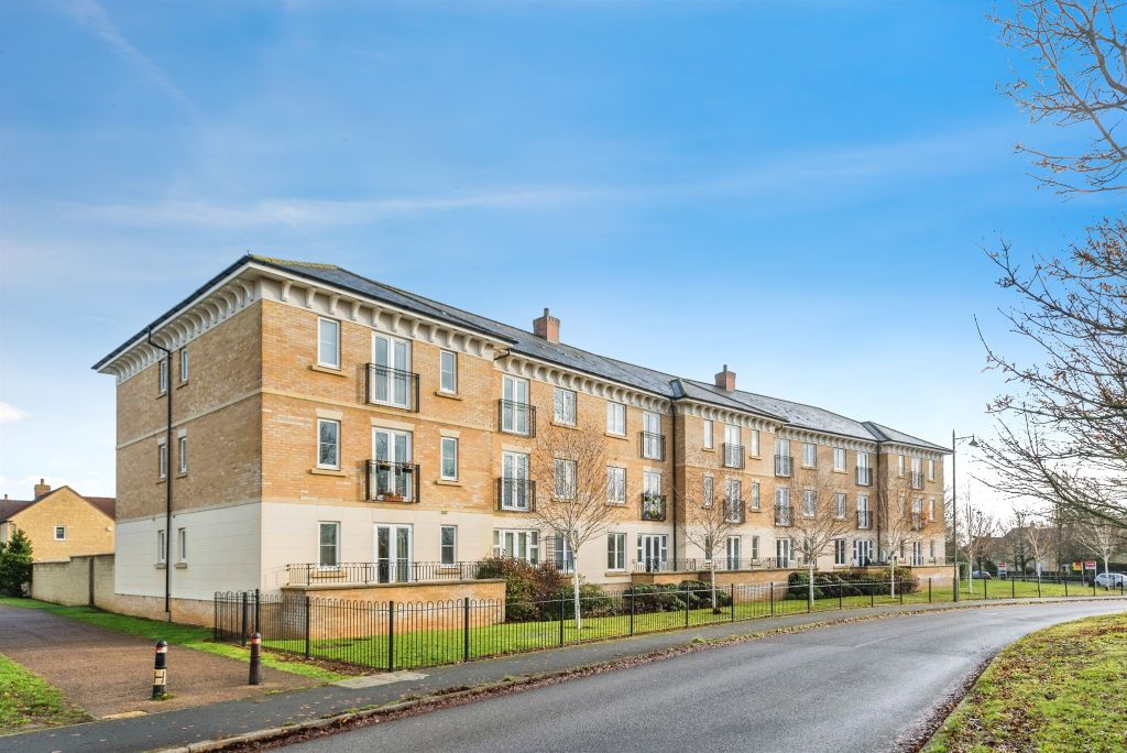 2 bed flat for saleMeadow Way, Carterton OX18