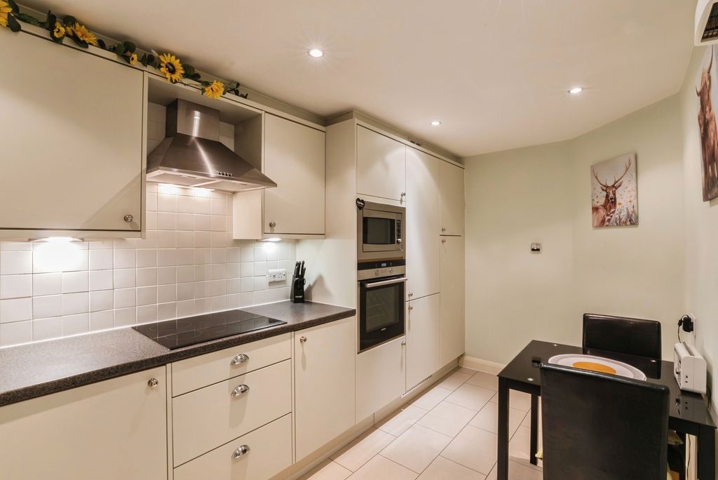 Additional image 5 of 2 bed flat for saleAshton View, Lytham St. Annes, Lancashire FY8