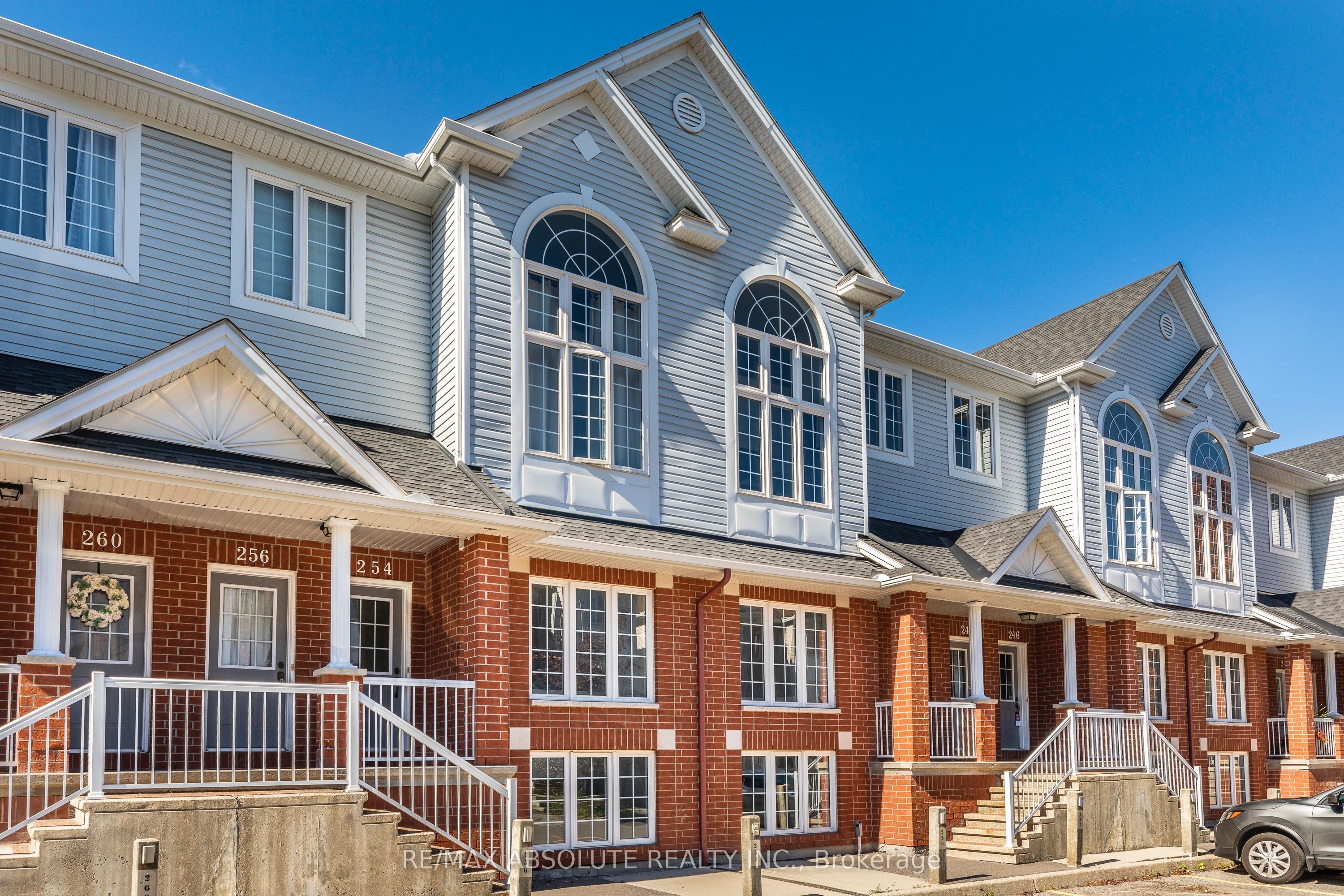 242 Gershwin Private, Ottawa, ON, K2H 1G5