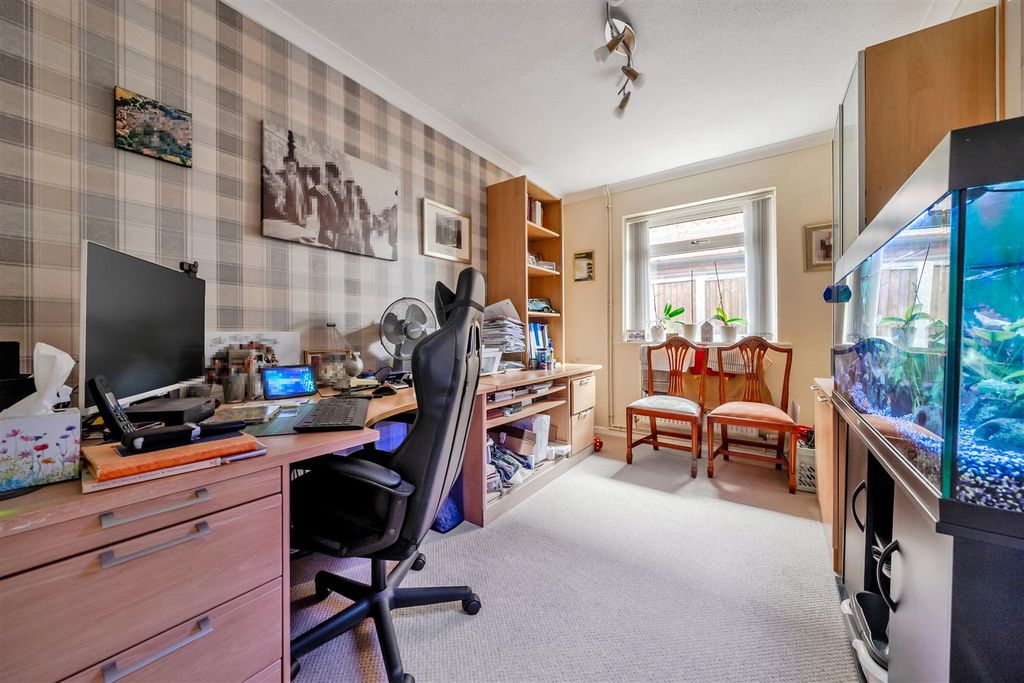 Additional image 11 of 4 bed detached bungalow for saleAspen Avenue, Bedford MK41