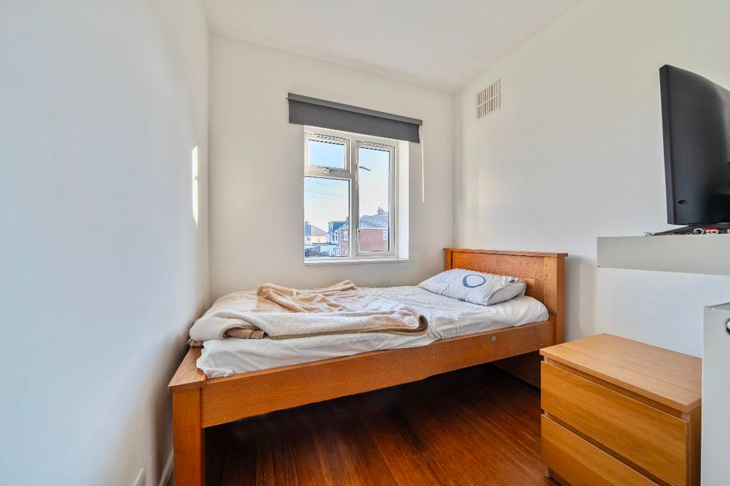 Additional image 9 of 3 bed end terrace house for saleDagenham Road, Romford RM7