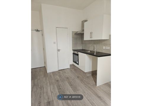 East India Dock Road, London E14, Studio to rent