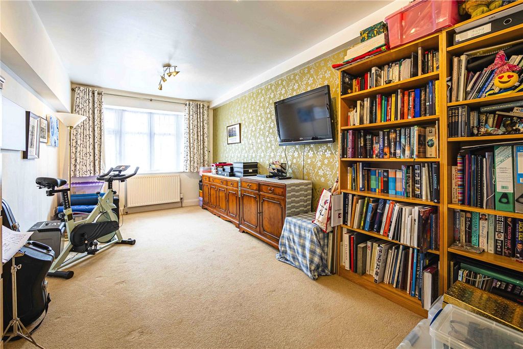 Additional image 6 of 4 bed detached house for saleDarrs Lane, Northchurch, Berkhamsted, Hertfordshire HP4