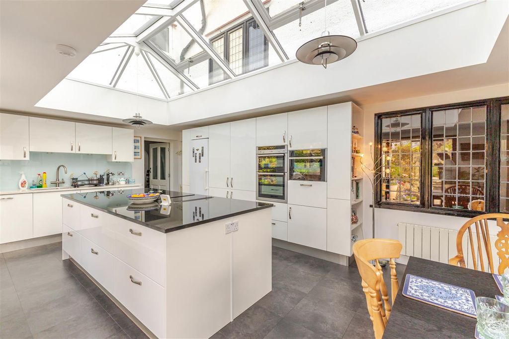 Additional image 9 of 6 bed detached house for saleCollington Avenue, Bexhill-On-Sea TN39