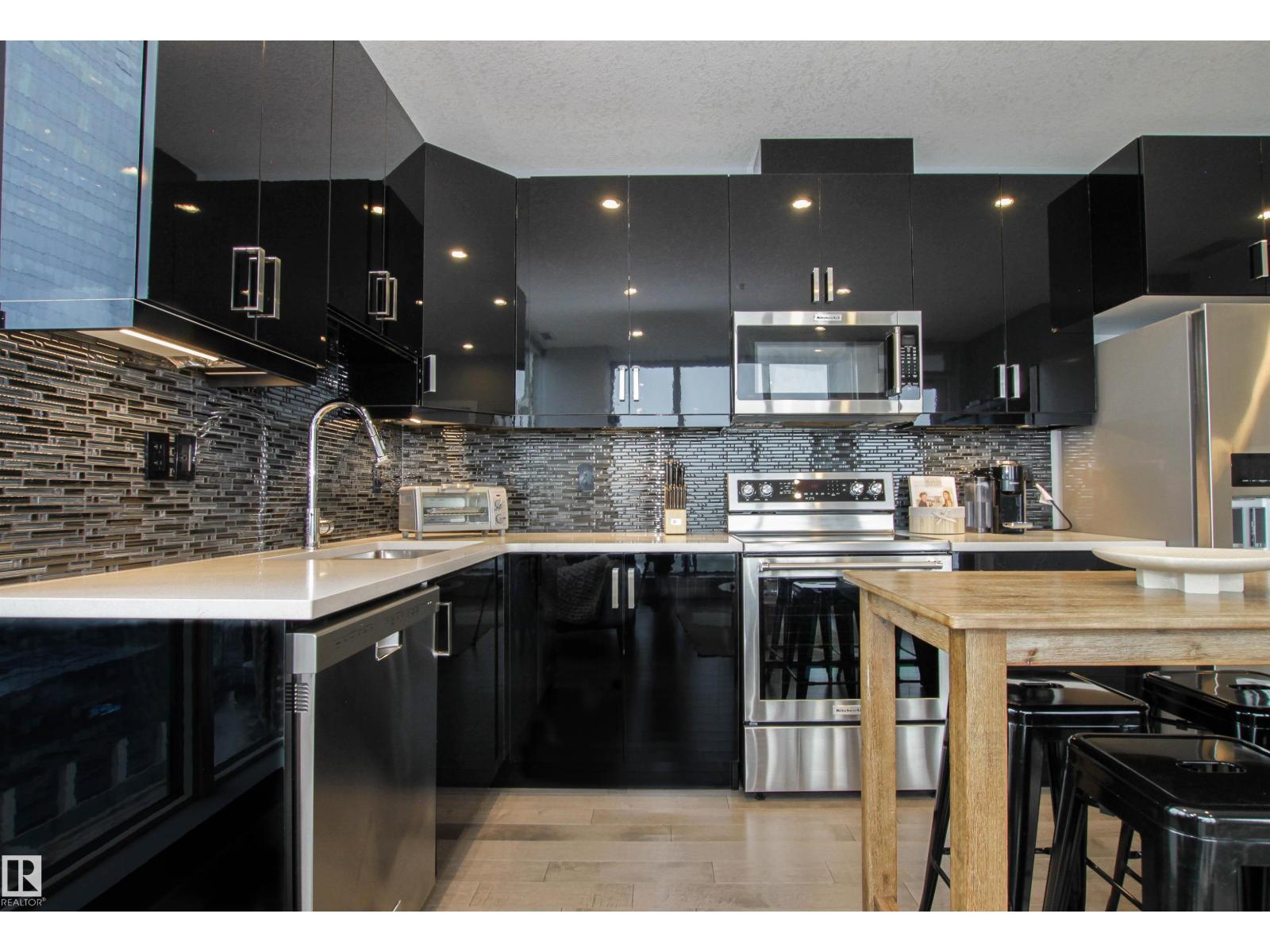 Additional image 4 of 2003-10238 103 Street NW, Edmonton, AB, T5J0G6