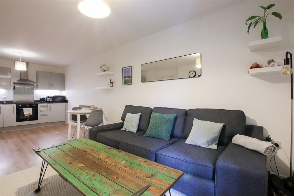Additional image 4 of 1 bed flat for saleBack Grafton Street, Altrincham WA14