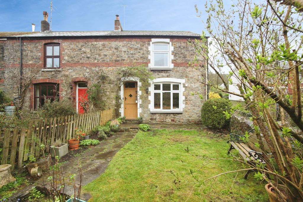 2 bed semi-detached house for saleCwmavon, Pontypool NP4