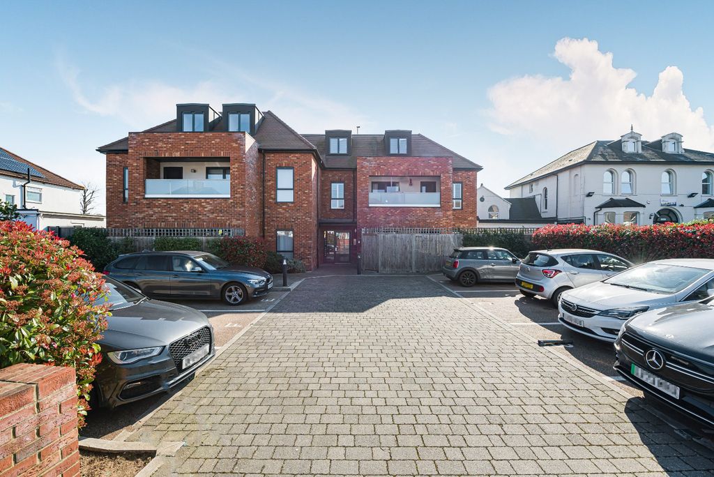 2 bed flat for saleBrampton Road, Bexleyheath DA7