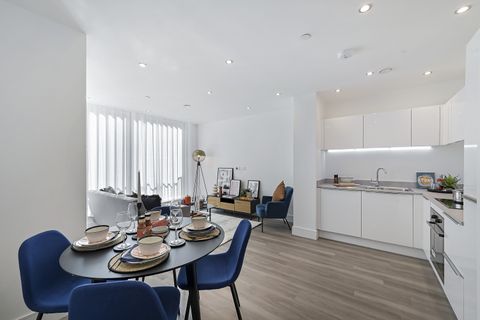 Alwyne Court, Garnet Place, West Drayton UB7
