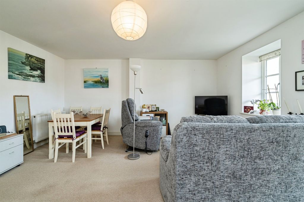 Additional image 4 of 2 bed flat for salePirnhow Street, Ditchingham, Bungay NR35