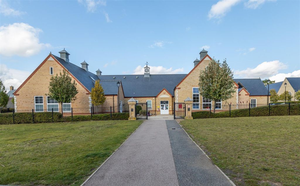 Additional image 15 of 2 bed flat for saleCharlotte Avenue, Fairfield SG5