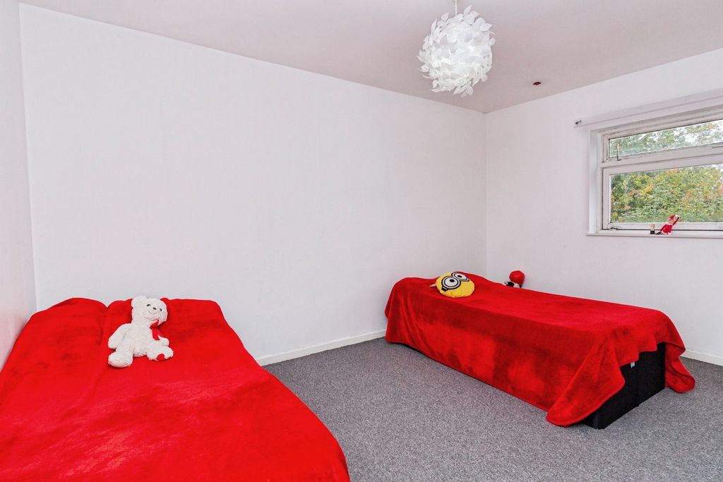 2 bed flat for saleBeaconsfield, Brookside, Telford, Shropshire TF3 photo 5