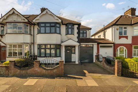 Fleetwood Road, Willesden NW10