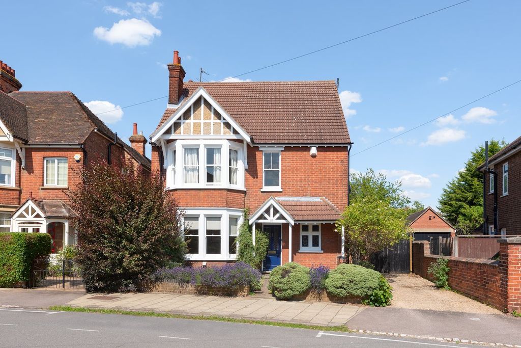 5 bed detached house for saleBeverley Crescent, Bedford, Bedfordshire MK40