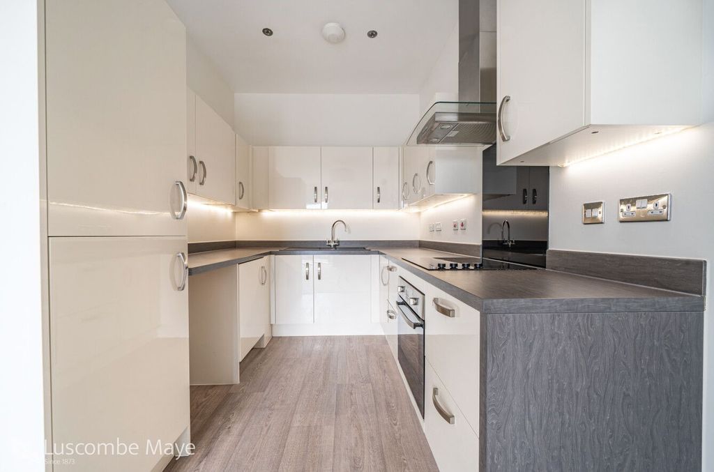 Additional image 8 of 2 bed flat for saleDart View House, Baltic Way, Totnes TQ9