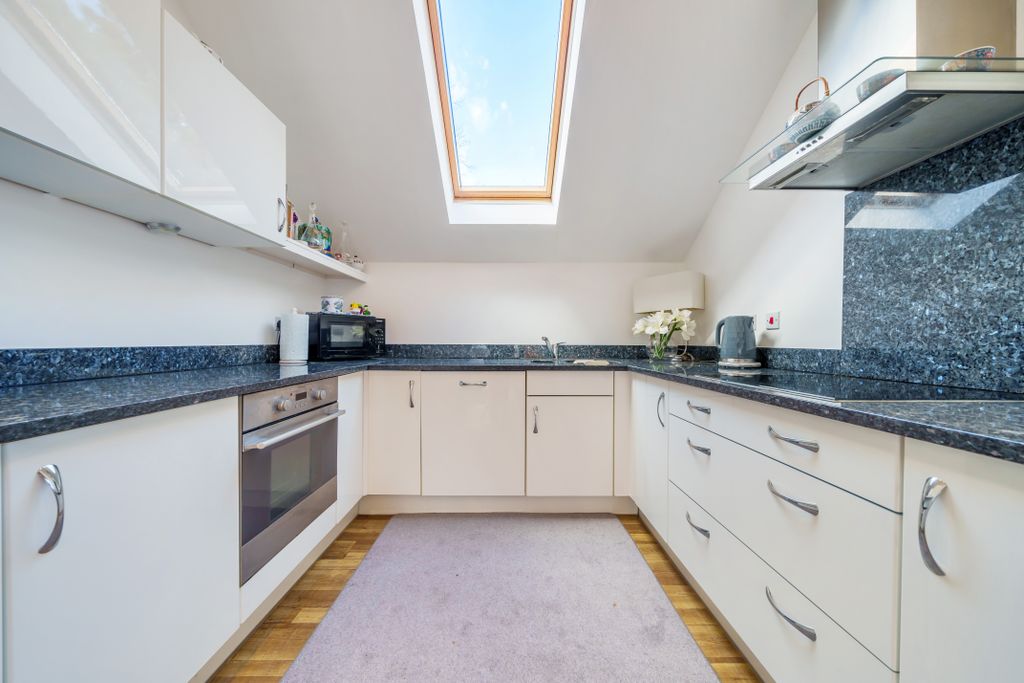 Additional image 3 of 2 bed flat for saleReigate Road, Dorking RH4