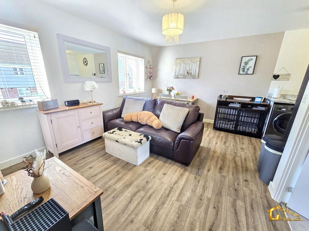 1 bed flat for salePreston Hall Close, Bexhill-On-Sea TN39 photo 2