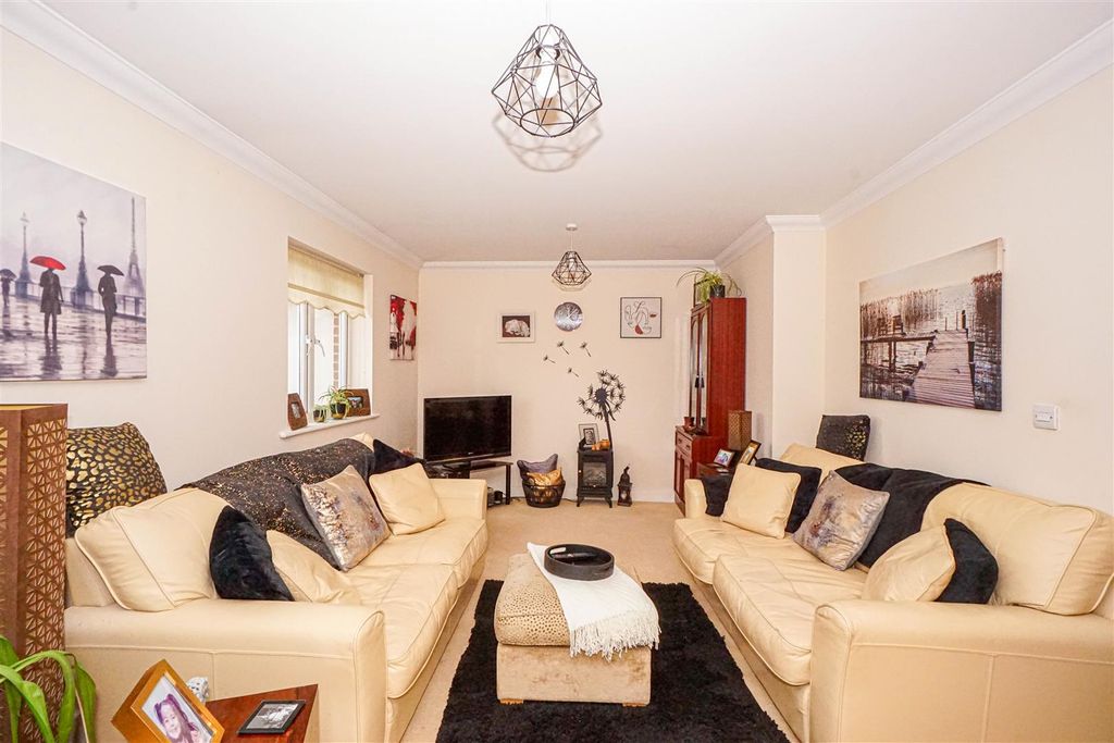 Additional image 9 of 2 bed flat for saleWelton Rise, St. Leonards-On-Sea TN37