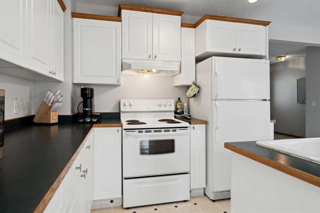 Additional image 5 of 72 Mt Apex Green SE, Calgary, AB, T2Z 2V4