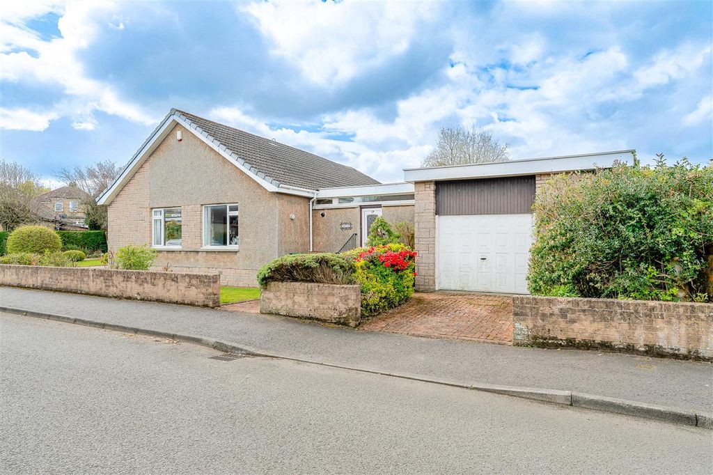 3 bed bungalow for saleIrvine Crescent, Bathgate EH48