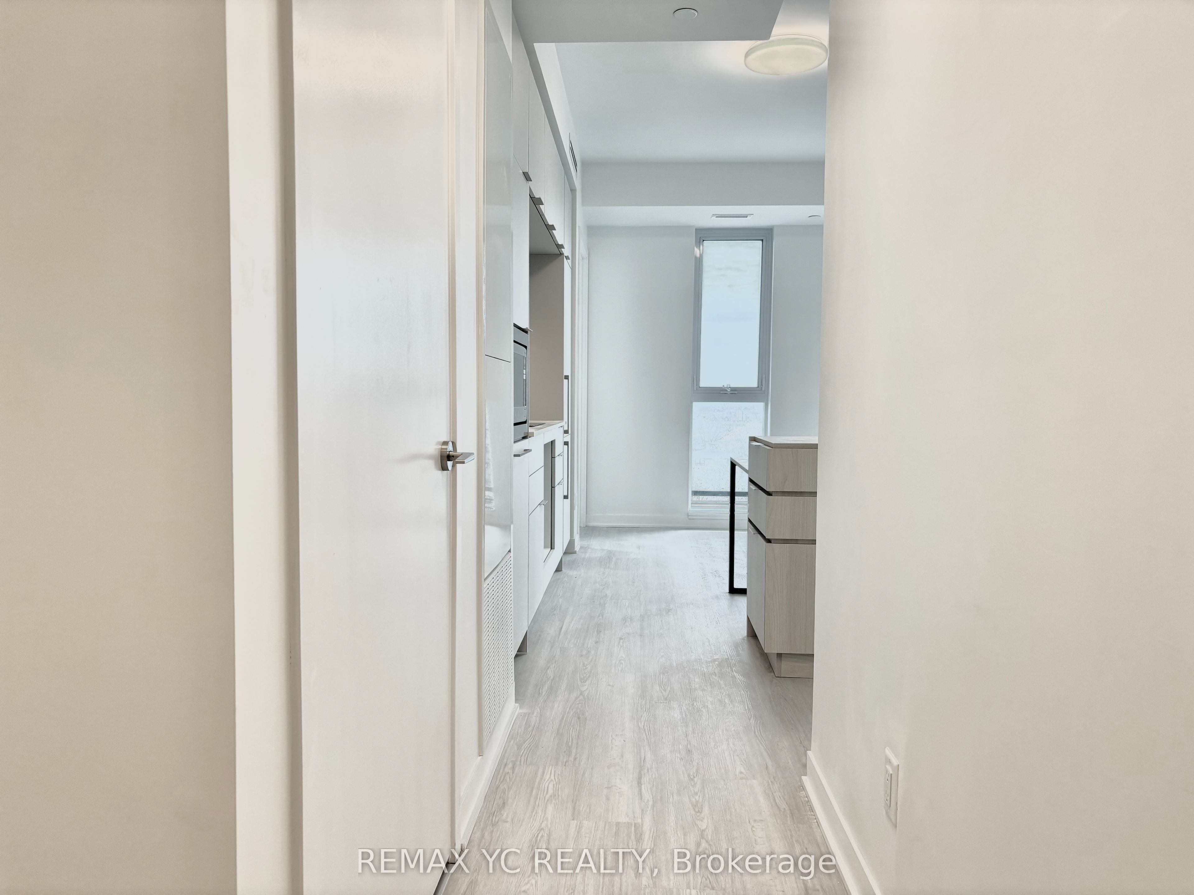 Additional image 2 of 908-185 Alberta Avenue, Toronto, ON, M6C 0A5