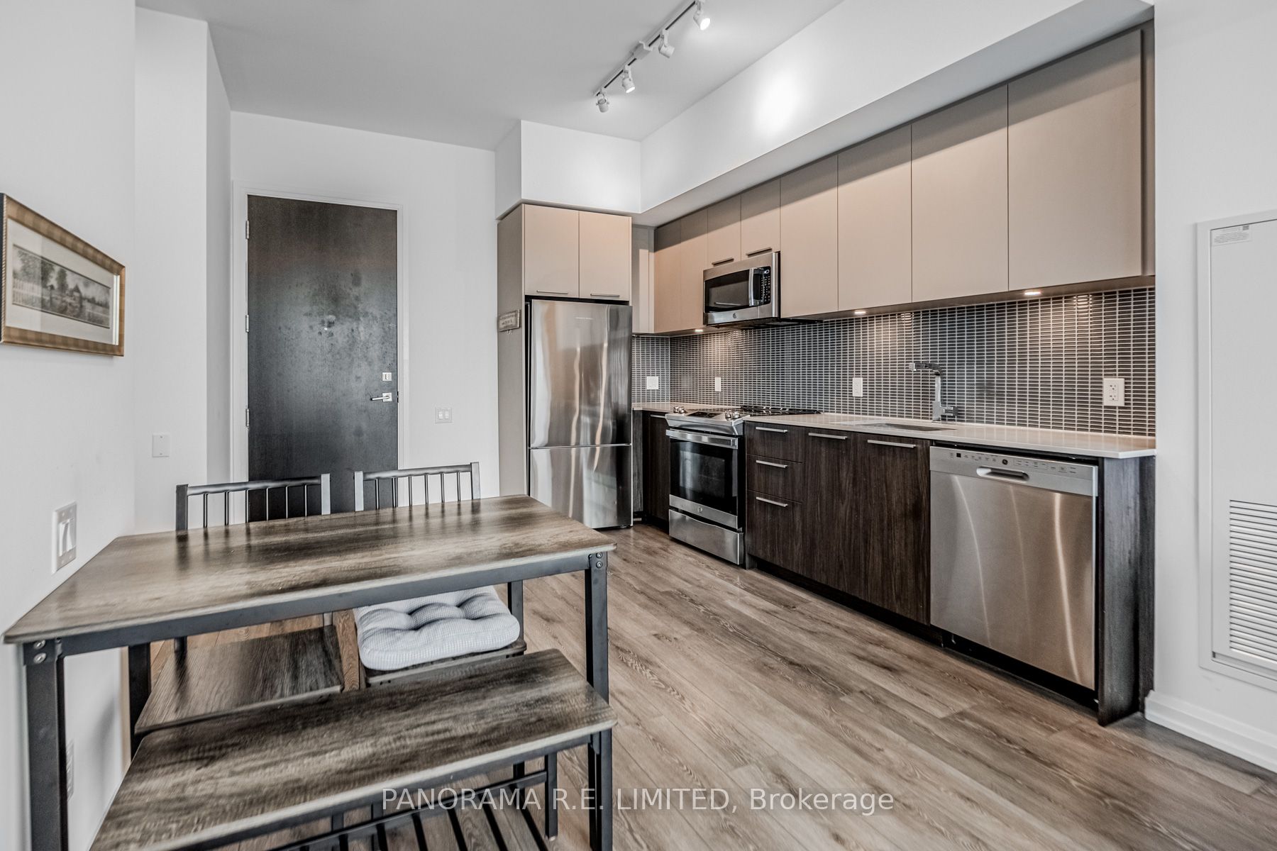 Additional image 3 of 802-4208 Dundas Street W, Toronto, ON, M8X 1Y6