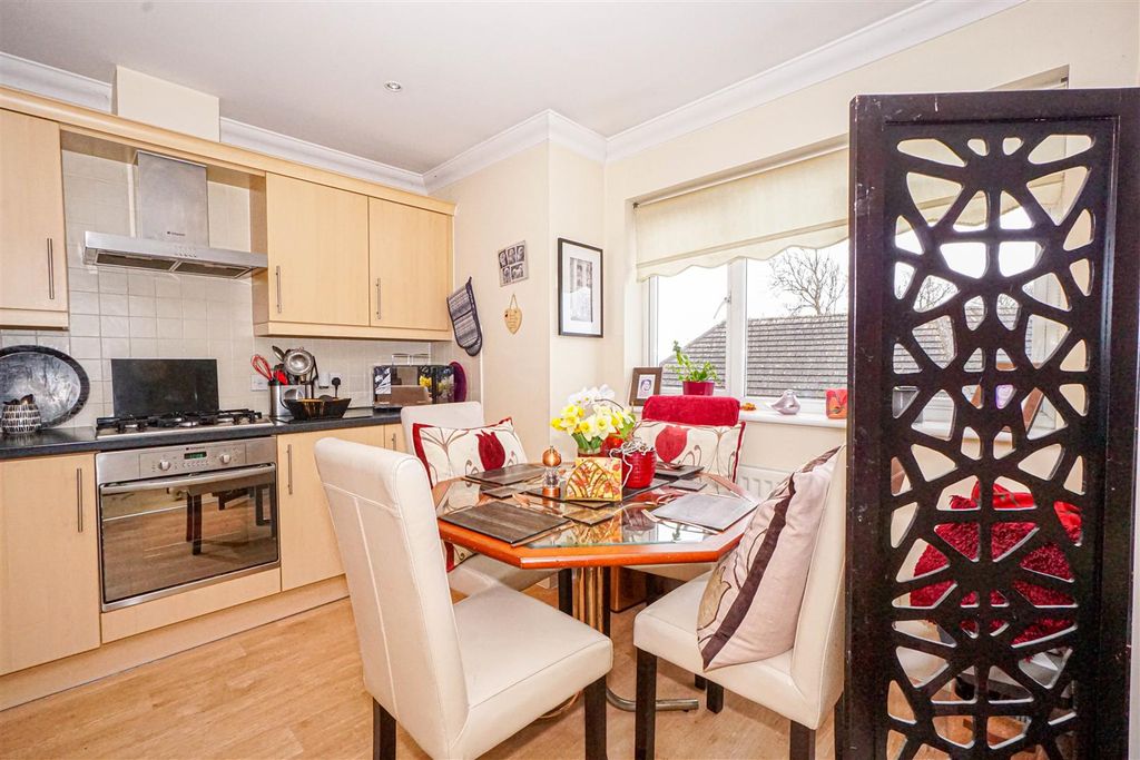 Additional image 11 of 2 bed flat for saleWelton Rise, St. Leonards-On-Sea TN37