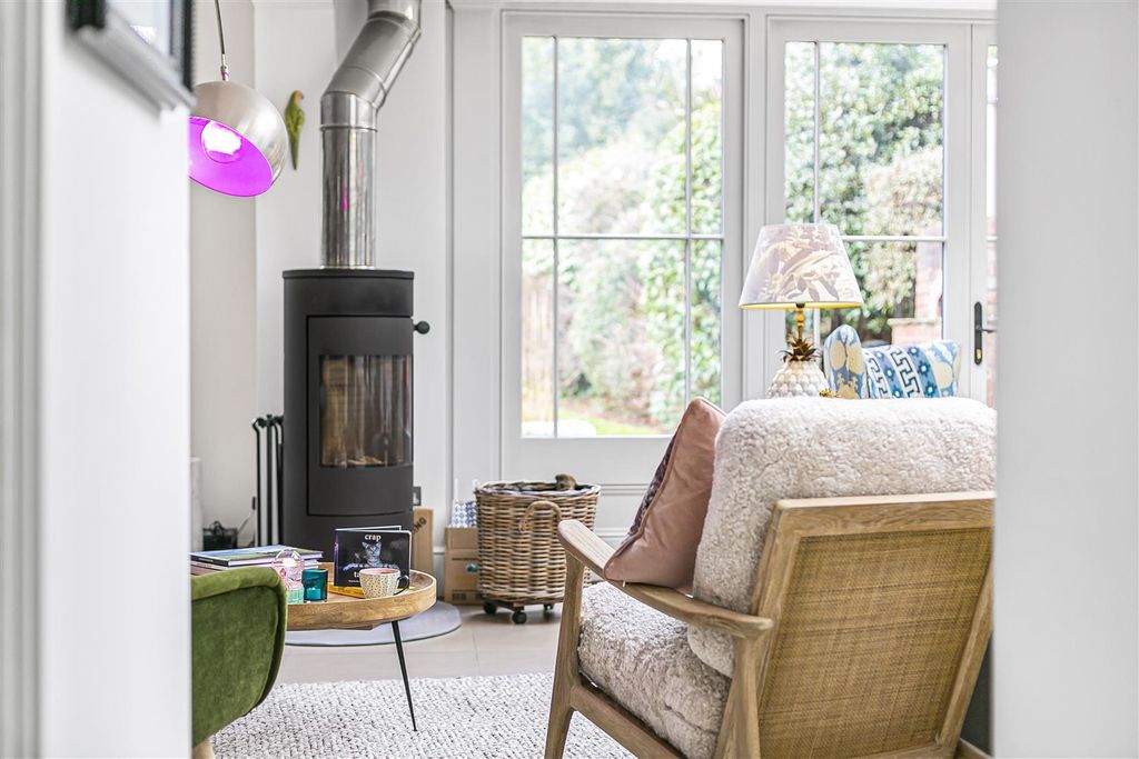 Additional image 15 of 6 bed semi-detached house for saleSt. Catherines Road, Broxbourne EN10